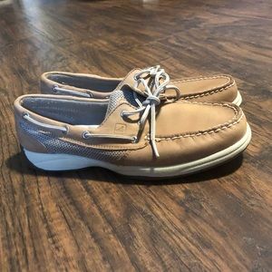 Sperry’s women’s intrepid boat shoe